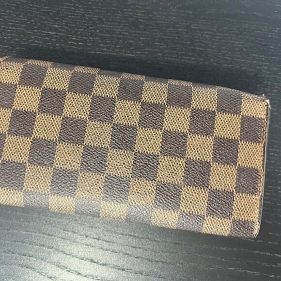 LV- Sarah Damier Wallet - Picture 5 of 8